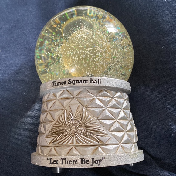 Waterford Holiday Heirloom 2009 Snow Globe “Let There Be Joy” - Picture 1 of 8